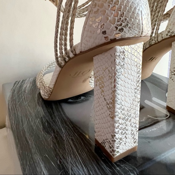 ◽️JLO Jennifer Lopez White Snake Print Heels◽️ - Picture 5 of 8